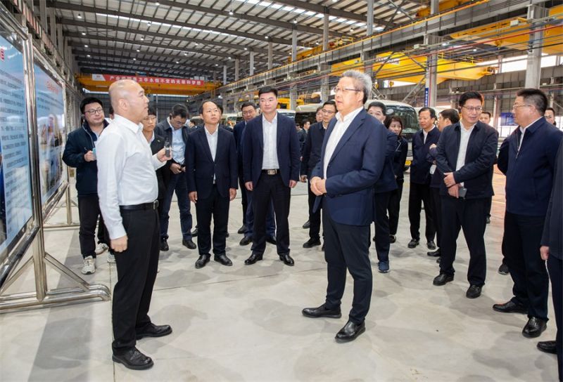 南通市委書記吳新明、市長張彤一行蒞臨江蘇衛華海洋重工觀摩調研