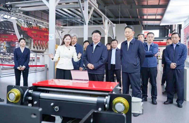 河南省司法廳黨委書記、廳長賀振華蒞臨衛華集團調研